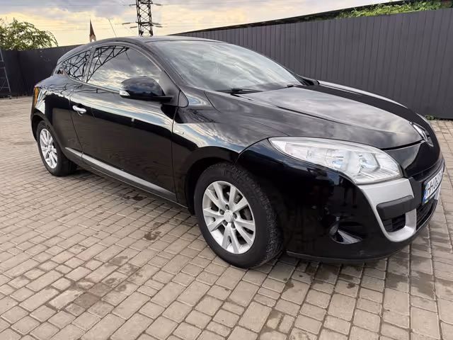 Renault Megane - фото 1