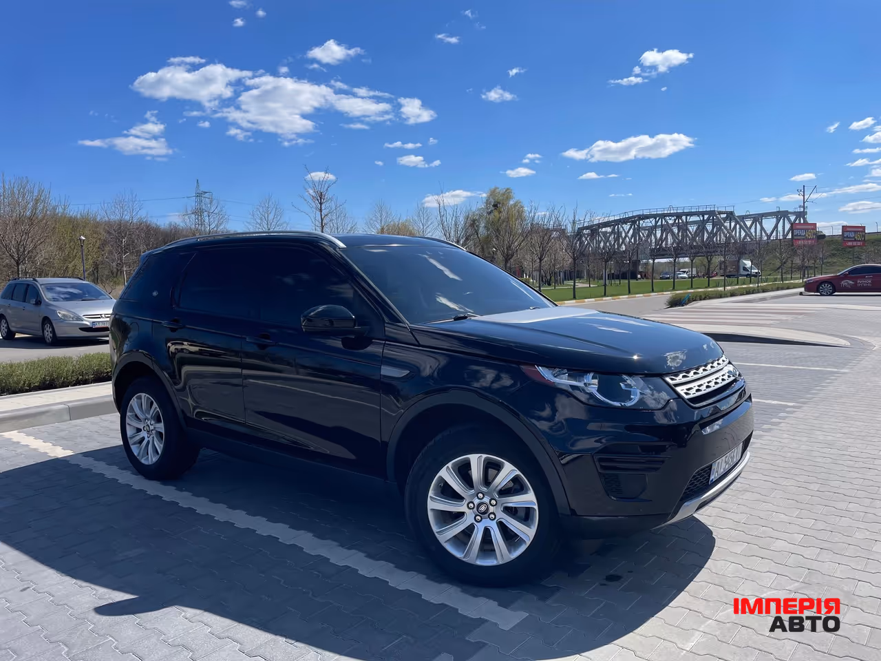 Land Rover Discovery Sport - фото 1