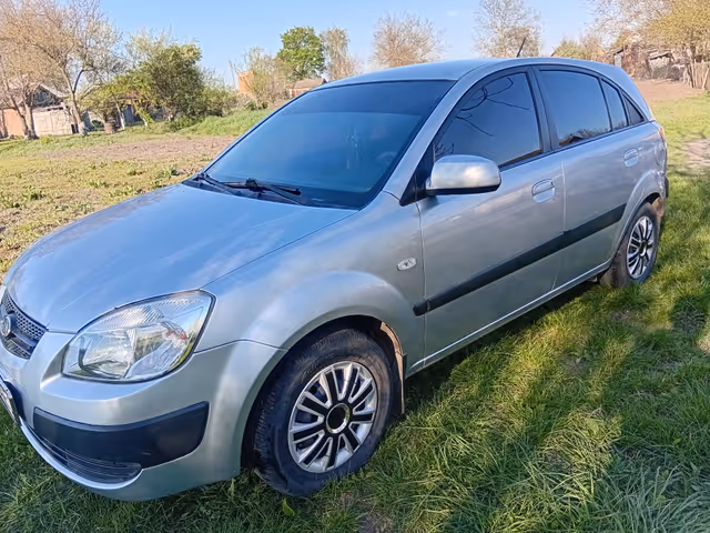 Kia Rio - фото 3