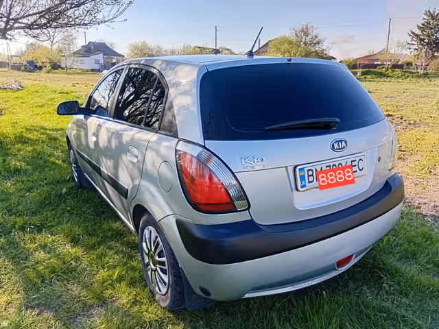 Kia Rio - фото 4