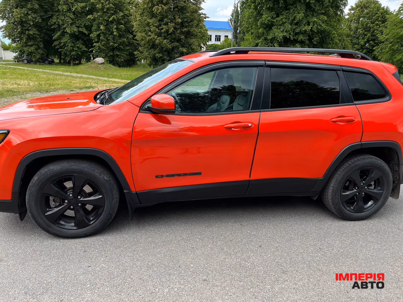Jeep Cherokee - фото 16