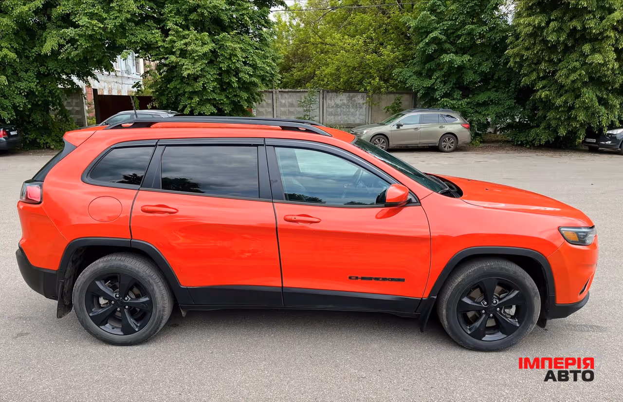 Jeep Cherokee - фото 6