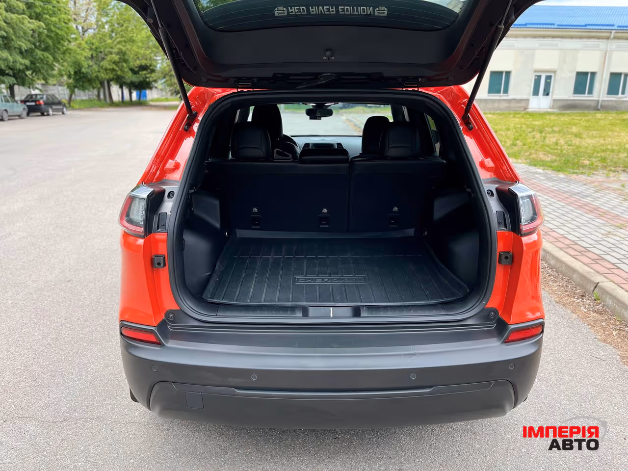 Jeep Cherokee - фото 4
