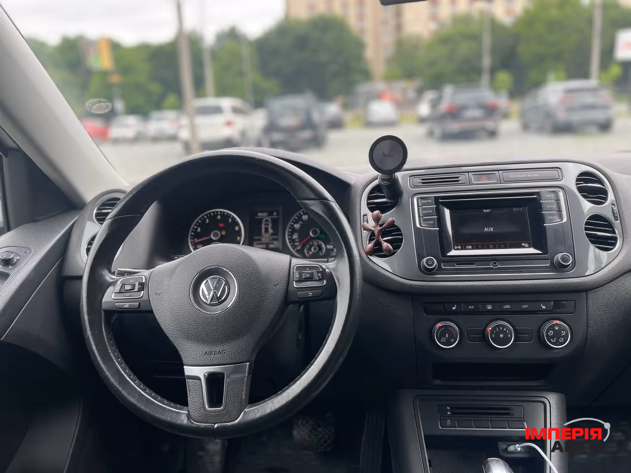 Volkswagen Tiguan - фото 8
