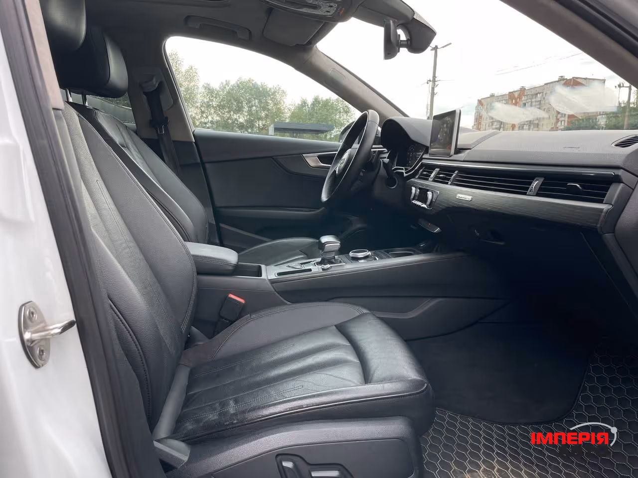 Audi A4 - фото 15