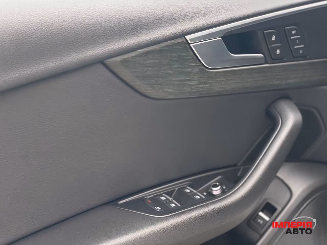 Audi A4 - фото 21