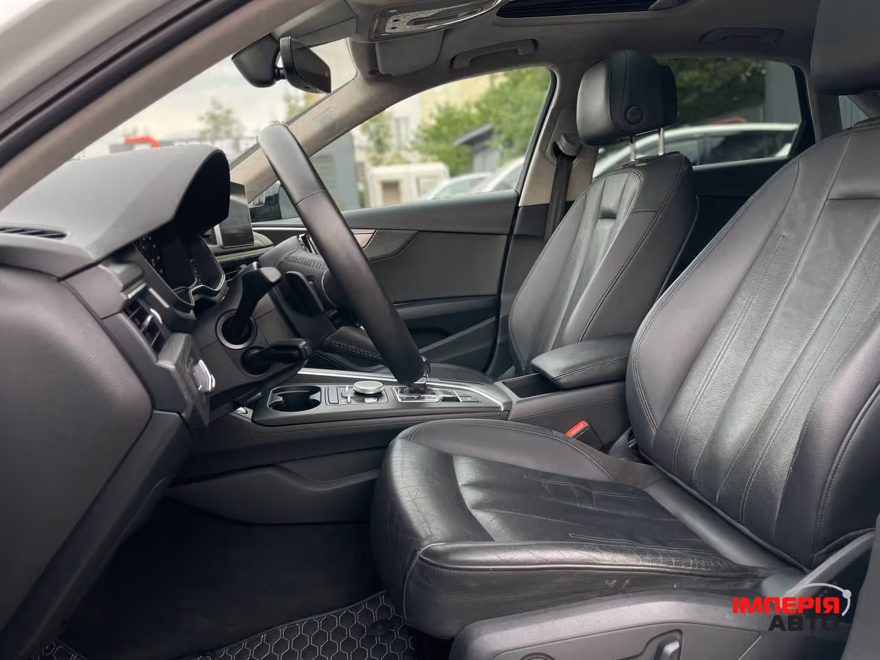 Audi A4 - фото 14