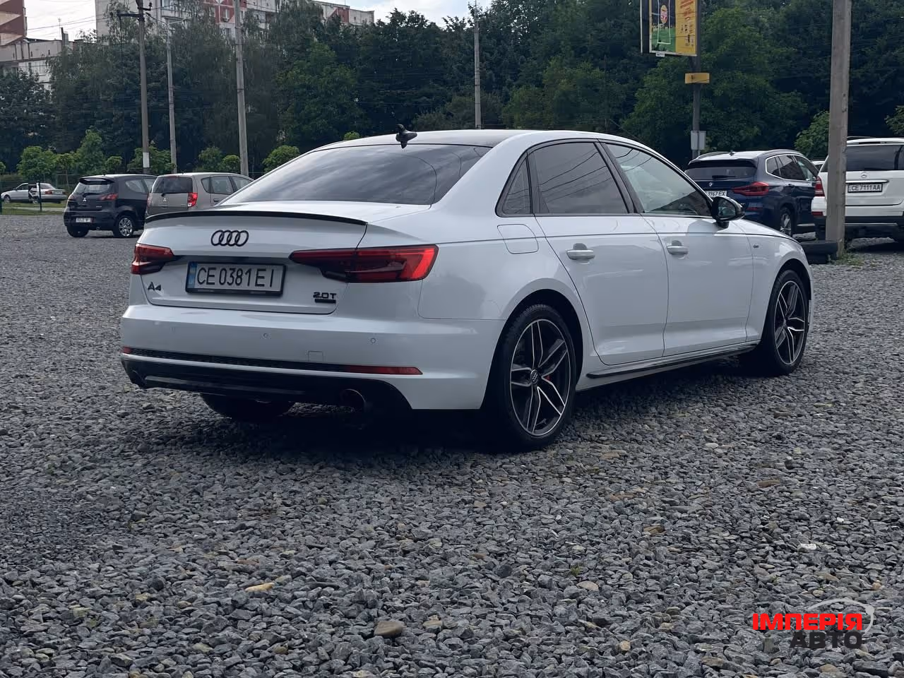 Audi A4 - фото 5