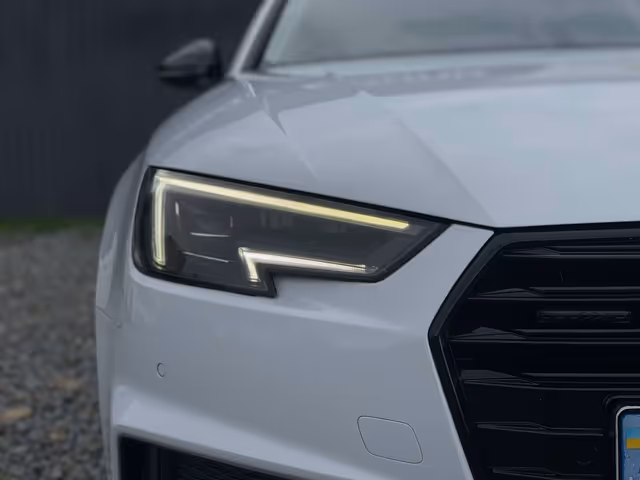 Audi A4 - фото 4