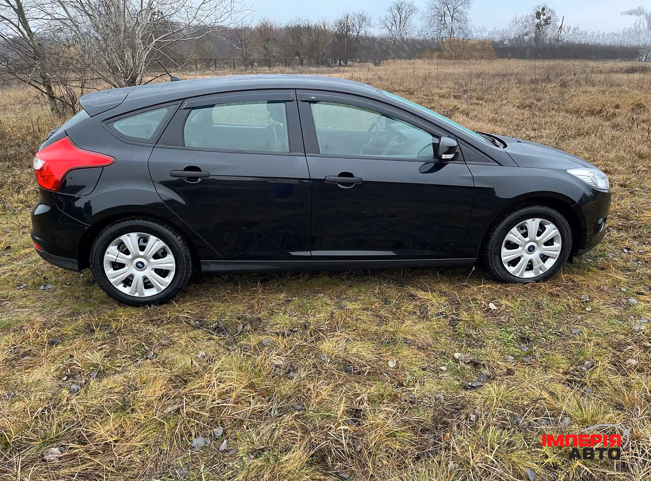Ford Focus - фото 8