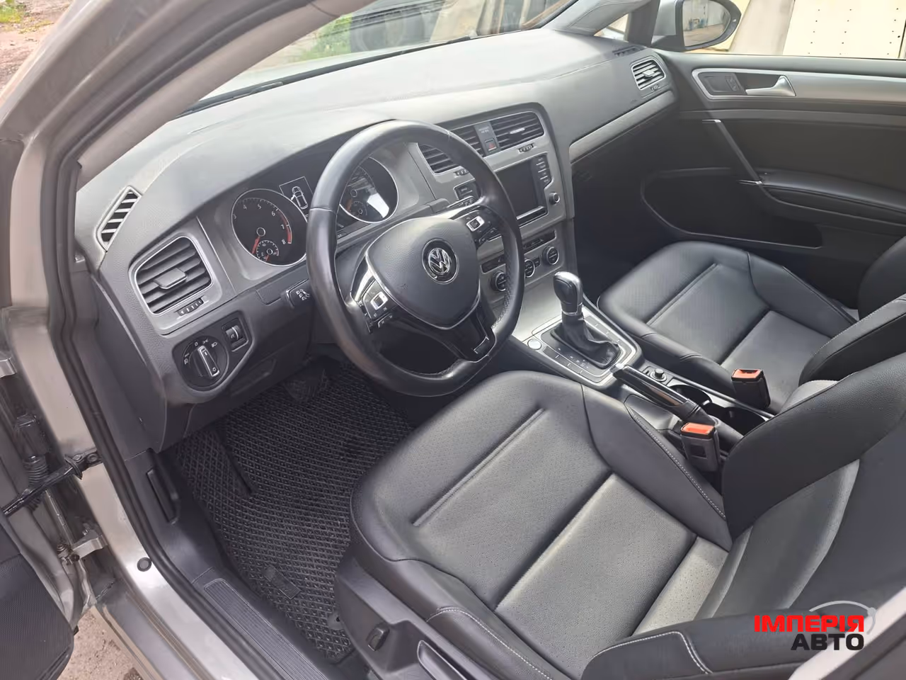 Volkswagen Golf GTI - фото 10