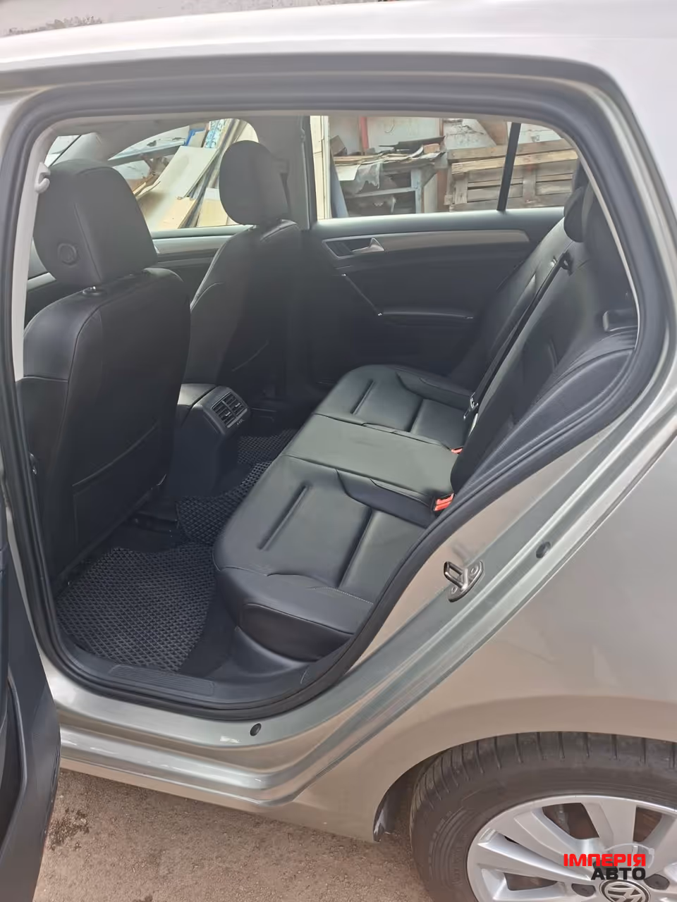 Volkswagen Golf GTI - фото 8