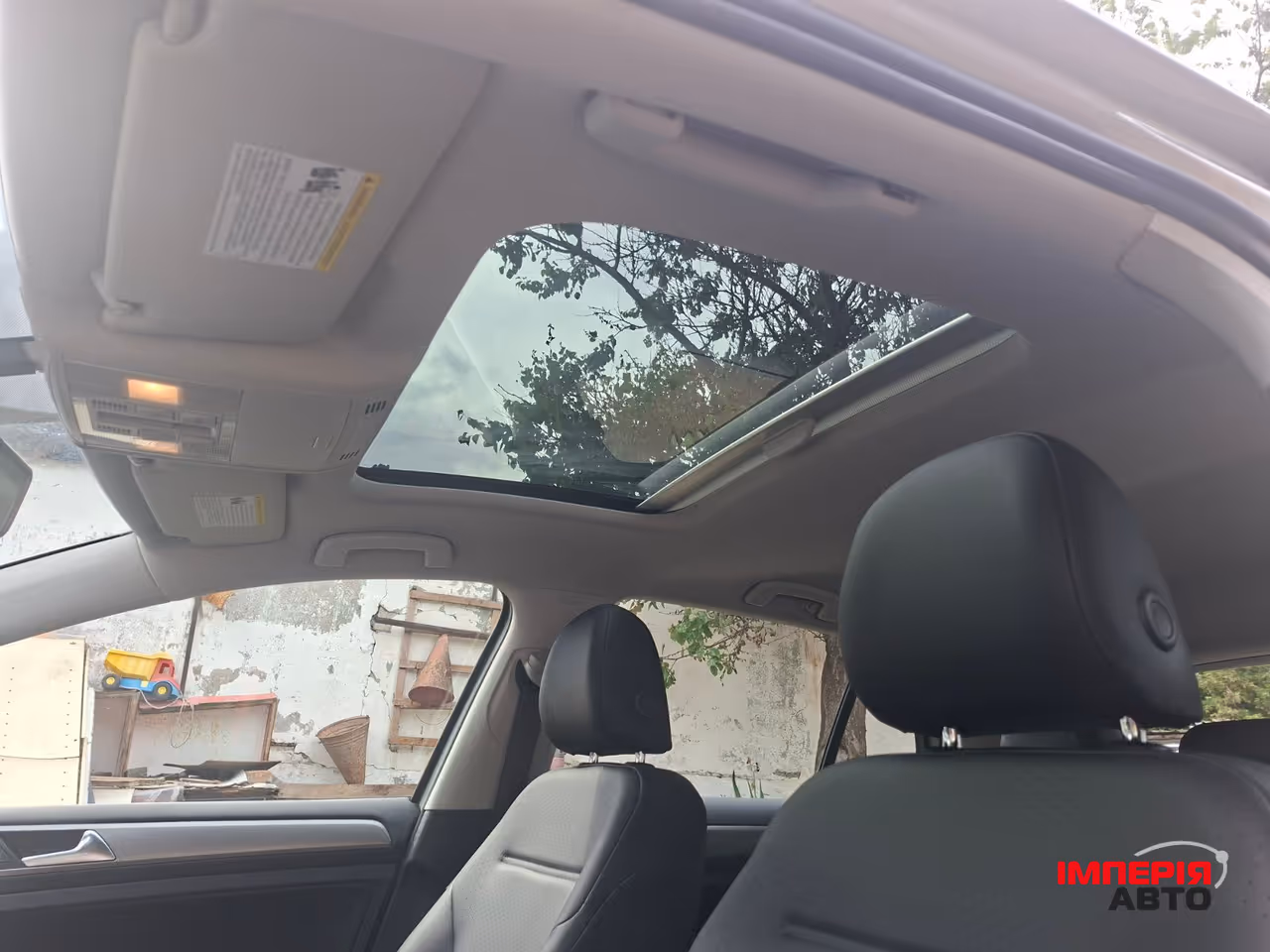 Volkswagen Golf GTI - фото 11