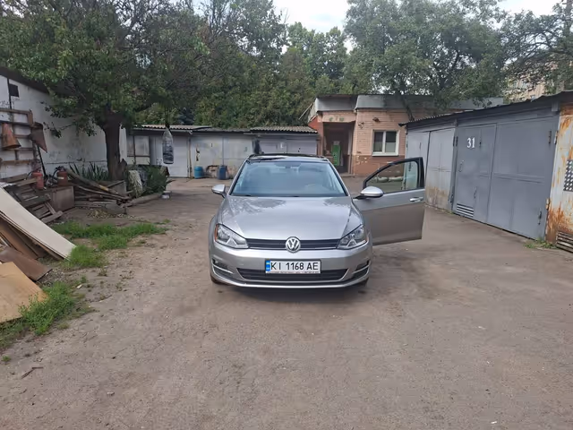 Volkswagen Golf GTI - фото 2