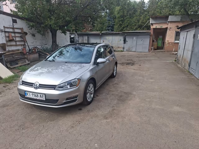 Volkswagen Golf GTI - фото 3
