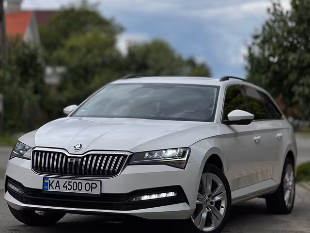 Skoda Superb - фото 1