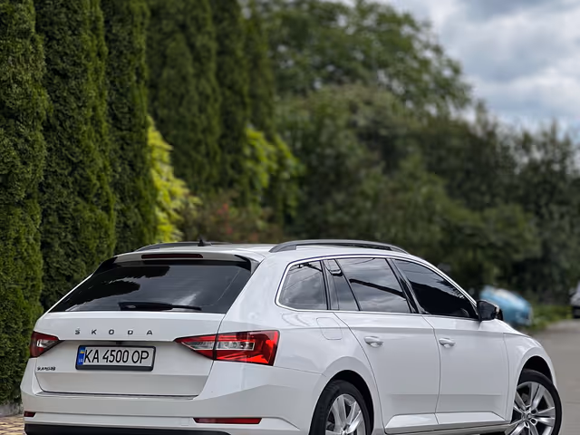 Skoda Superb - фото 5