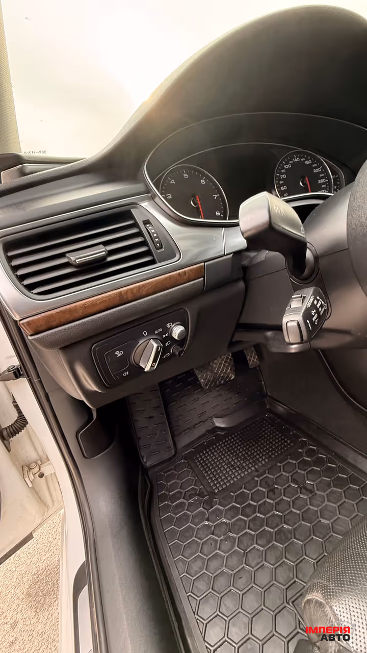 Audi A6 - фото 8