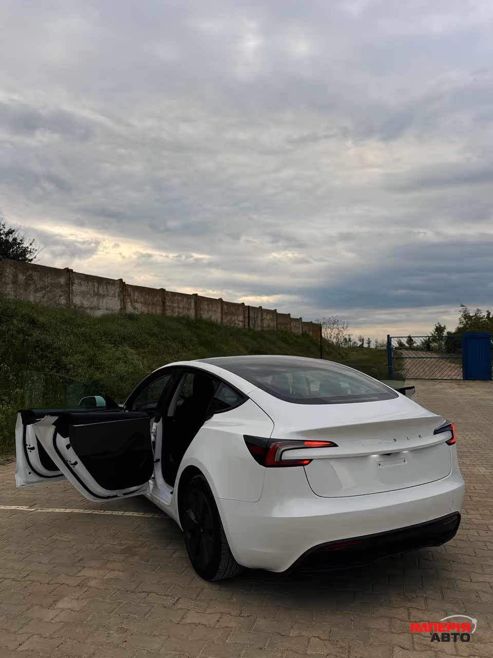 Tesla Model 3 - фото 34