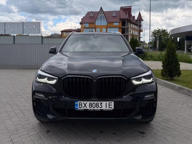 BMW X5 - фото 1
