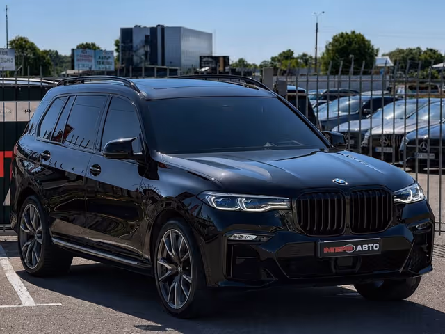 BMW X7 - фото 4