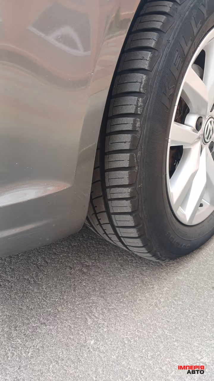 Volkswagen Touran - фото 6