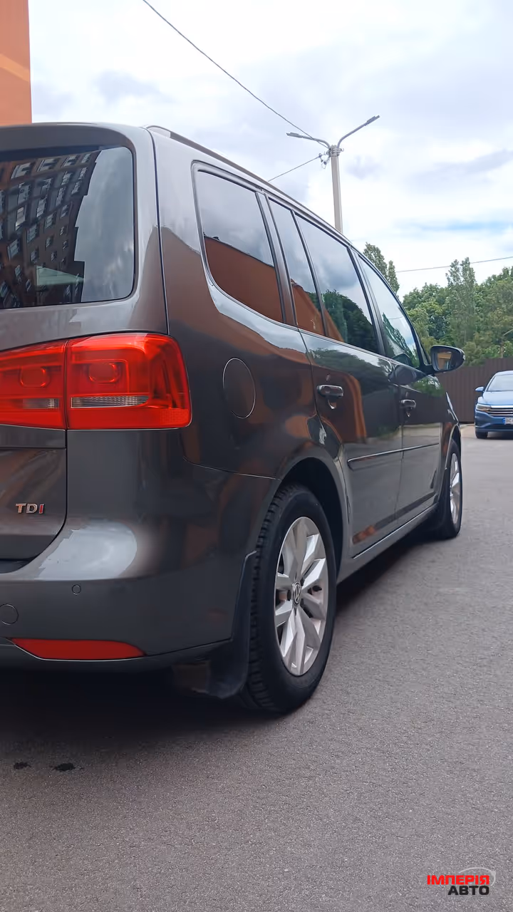 Volkswagen Touran - фото 9