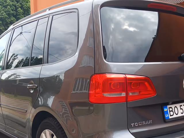 Volkswagen Touran - фото 5