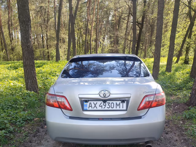 Toyota Camry - фото 4