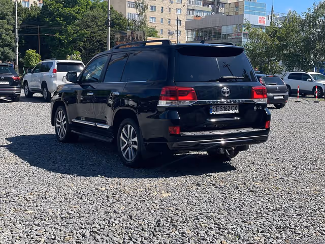 Toyota Land Cruiser - фото 4