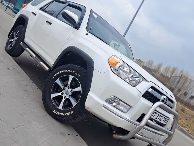 Toyota 4Runner - фото 2