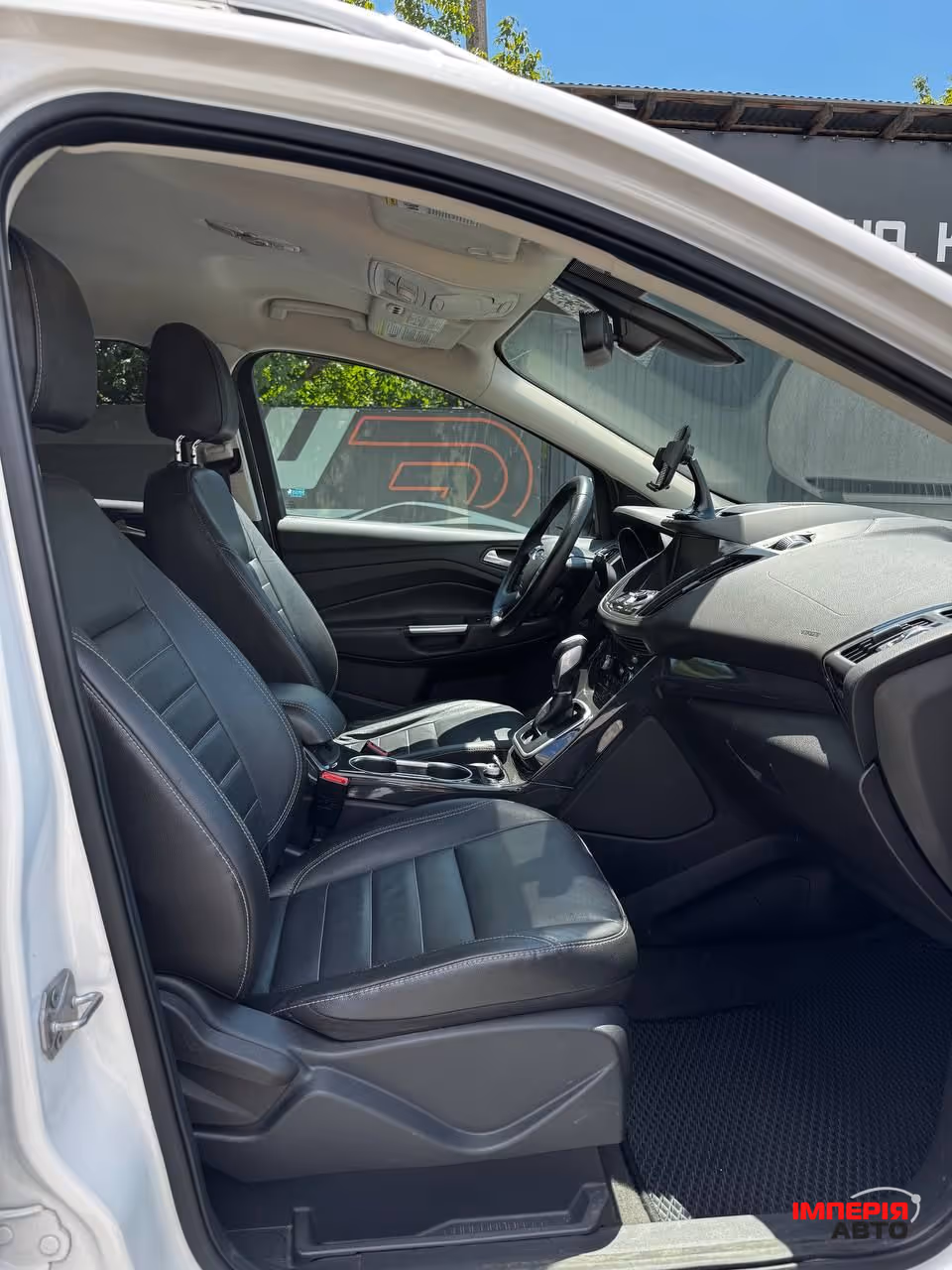 Ford Escape - фото 16