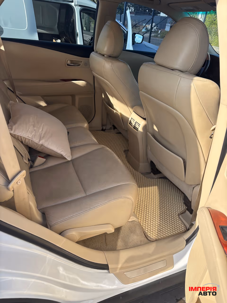 Lexus RX - фото 17