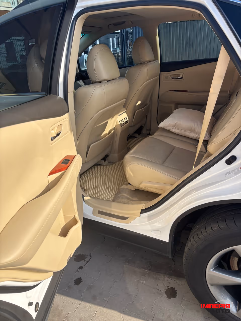 Lexus RX - фото 15