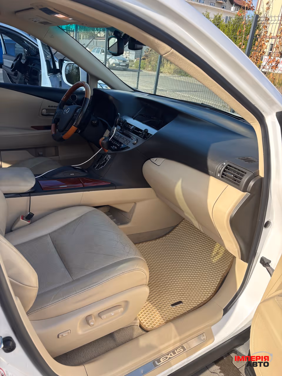 Lexus RX - фото 18