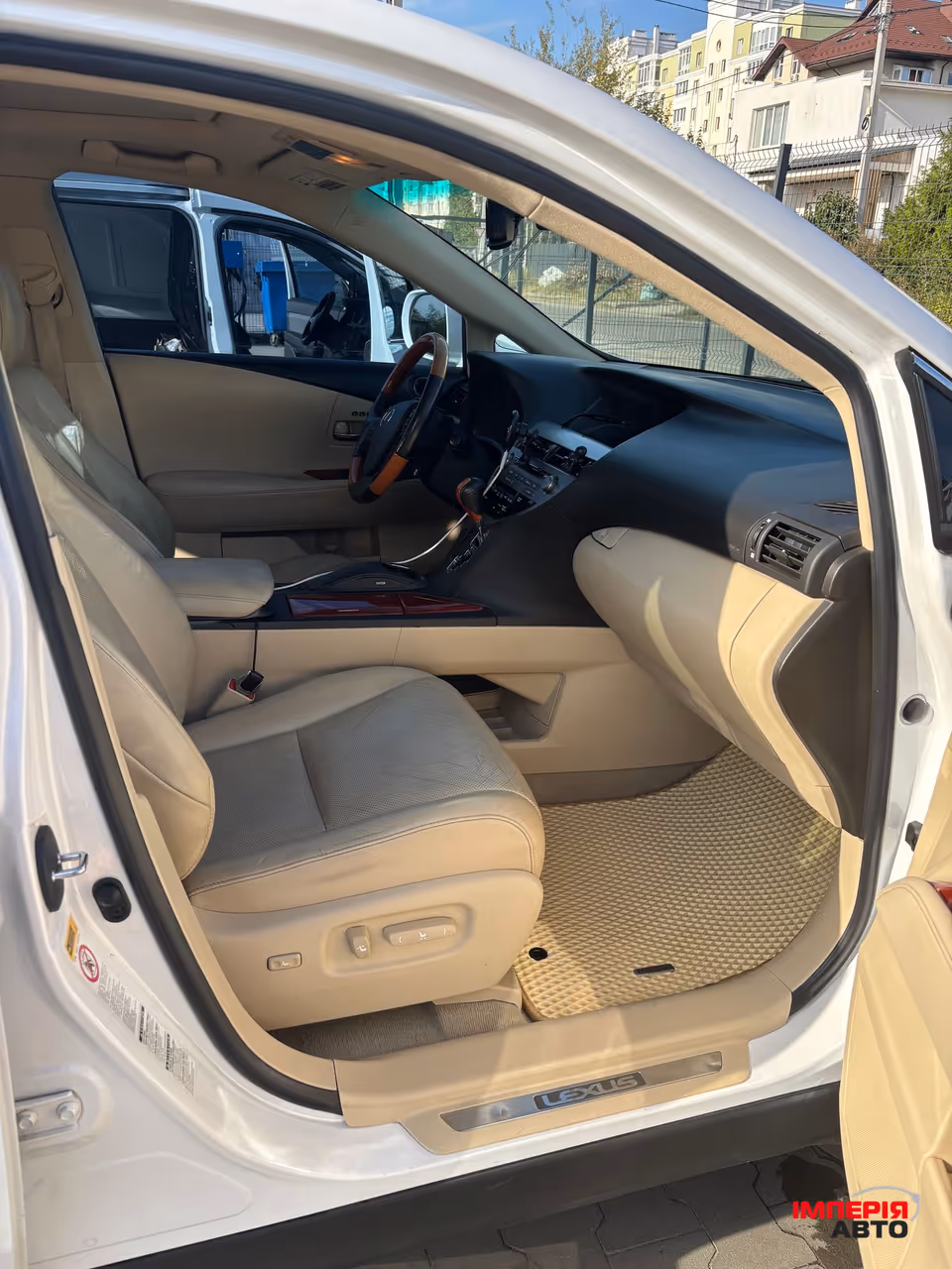 Lexus RX - фото 16
