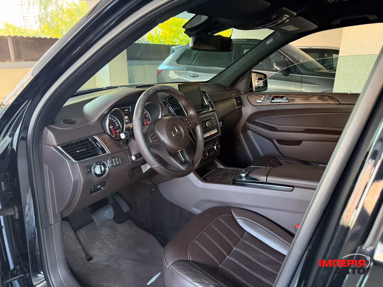 Mercedes-Benz GLS - фото 9