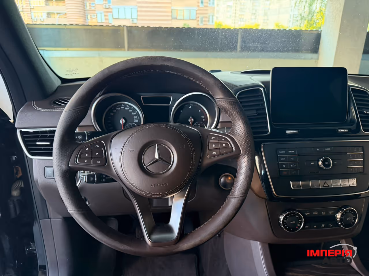 Mercedes-Benz GLS - фото 17
