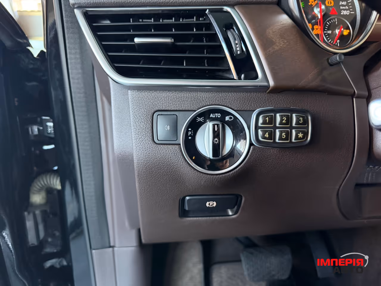 Mercedes-Benz GLS - фото 20