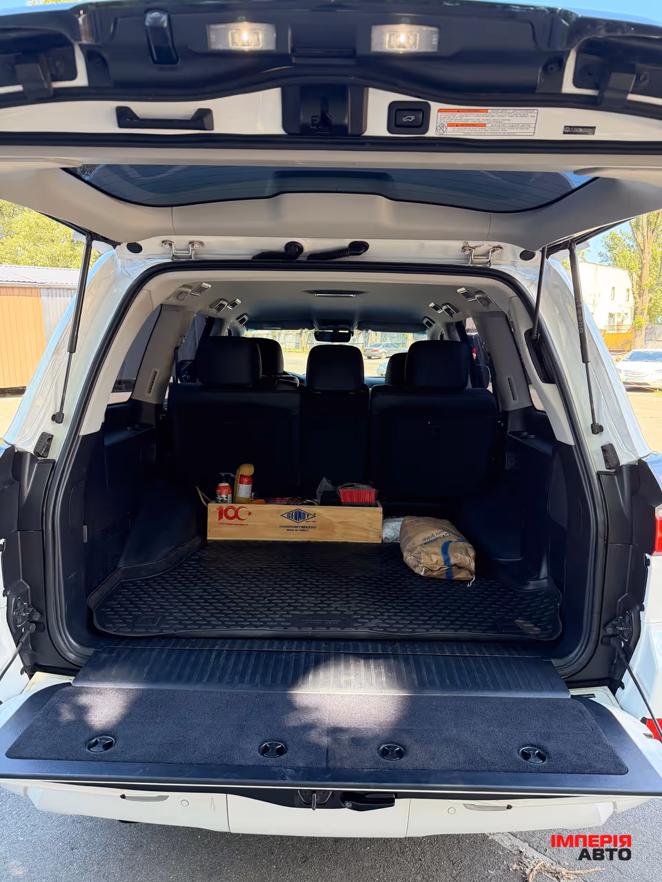 Lexus LX - фото 9