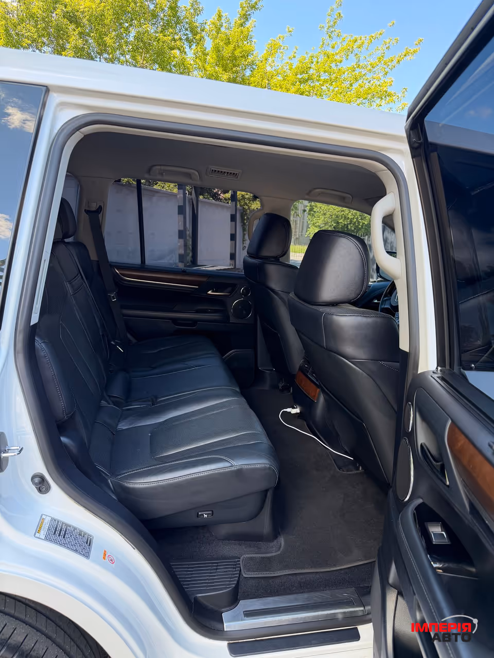 Lexus LX - фото 10