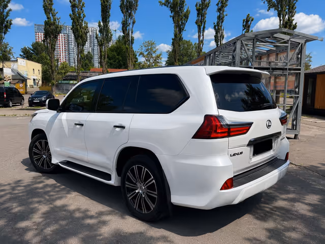 Lexus LX - фото 3