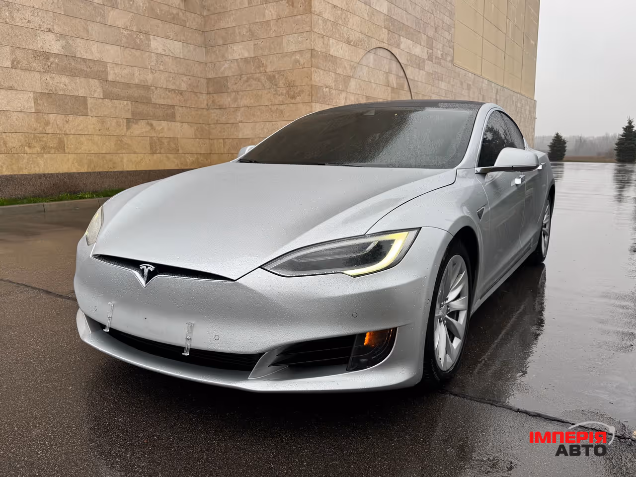 Tesla Model S - фото 11