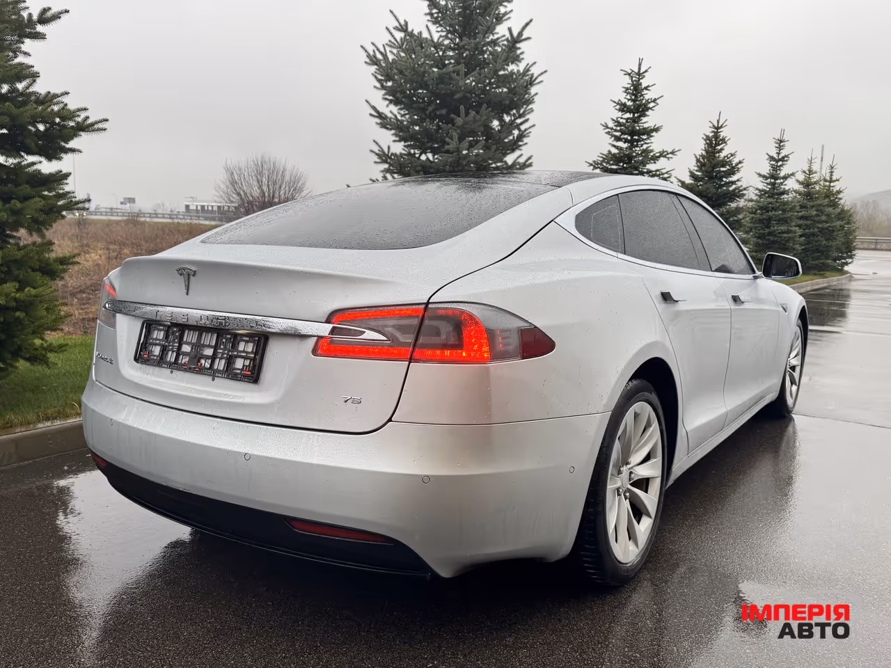 Tesla Model S - фото 17