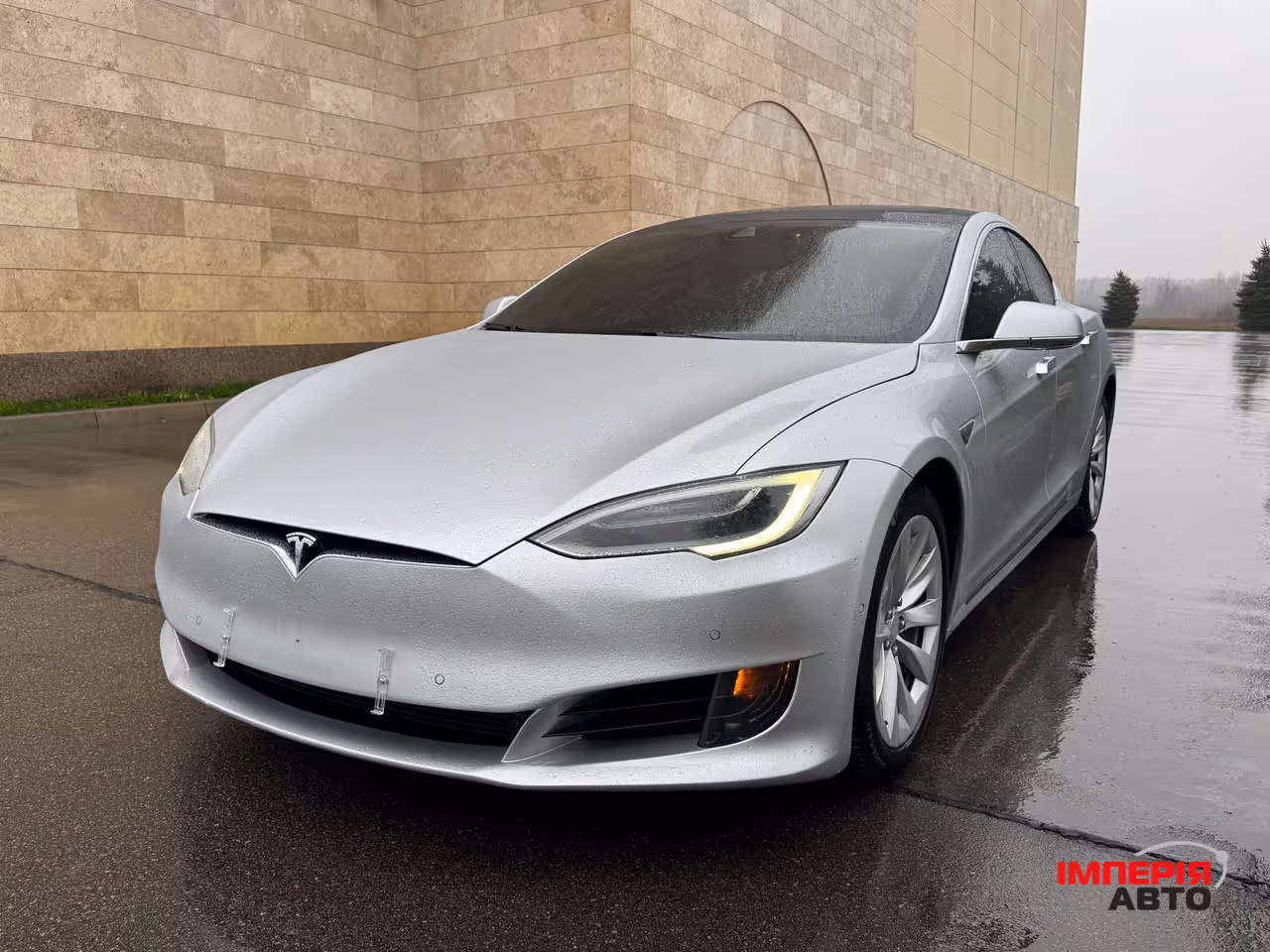 Tesla Model S - фото 12
