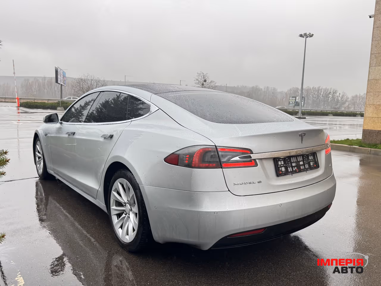 Tesla Model S - фото 15