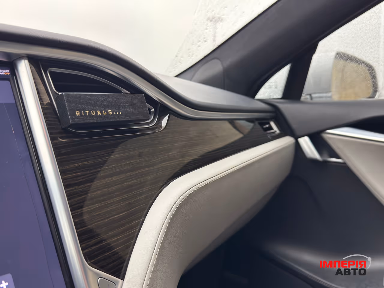 Tesla Model S - фото 46