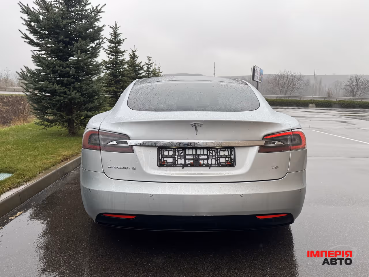 Tesla Model S - фото 16