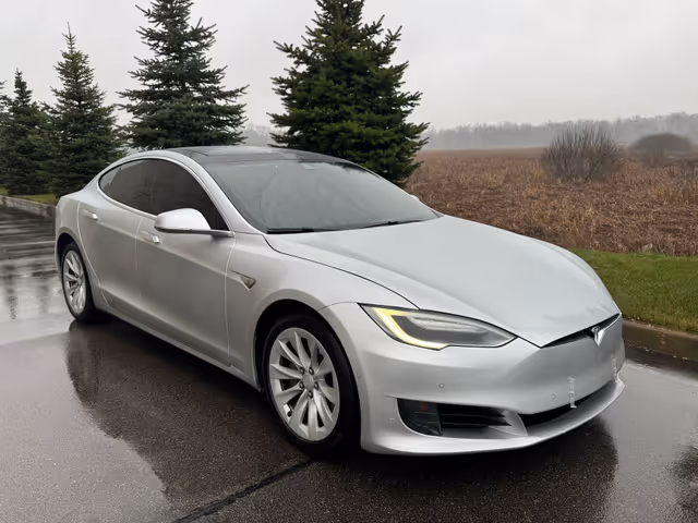 Tesla Model S - фото 5