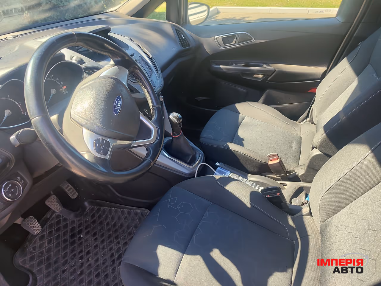Ford B-MAX - фото 11